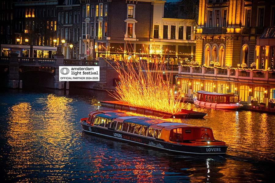 Rondvaart Amsterdam Light Festival bij Lovers Canal Cruise (28 november t/m 19 januari 2025)